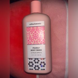 Refreshments body wash citrus scented